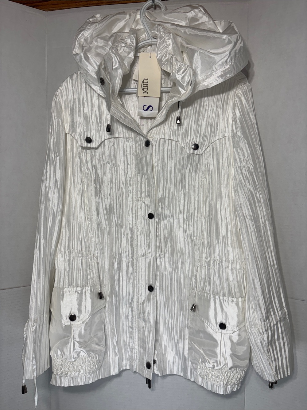 Lindi X Women’s White Lightweight Hooded Utility Jacket Crinkle Fabric